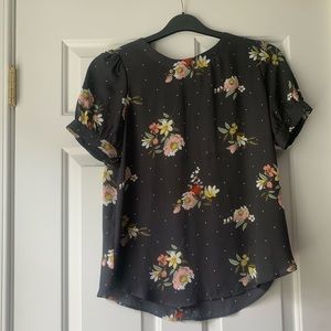 Button Back Floral Top, Size XS petite